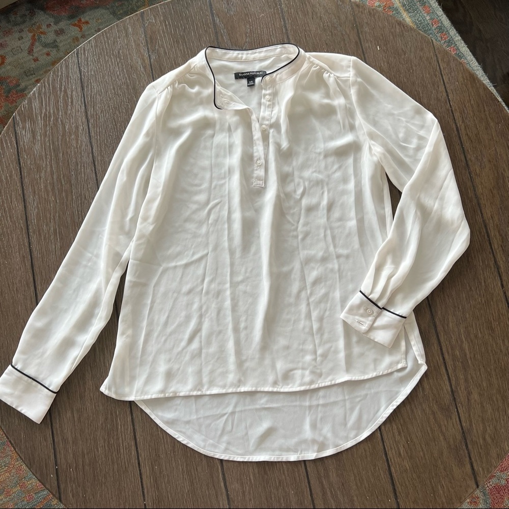 Flowy white Banana Republic Blouse